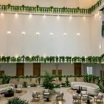 Paradisos Otel *