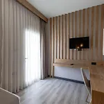 Paradisos Otel *