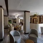 Paradisos Otel *